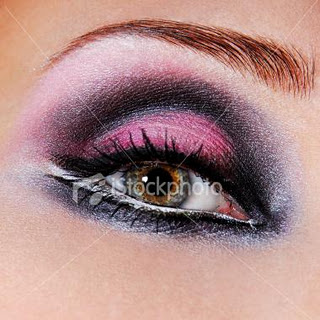 ist2_3145157_black_violet_make_up_of_eyes